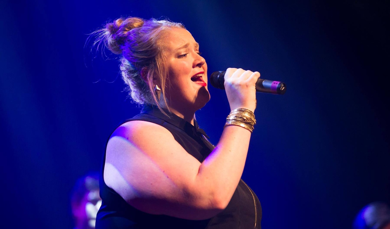 Debbie Lynch-White : Loin de son personnage dans Unité 9