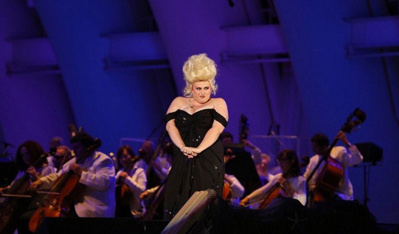 Rebel Wilson et d'autres chantent La Petite sirène sur scène avec succès