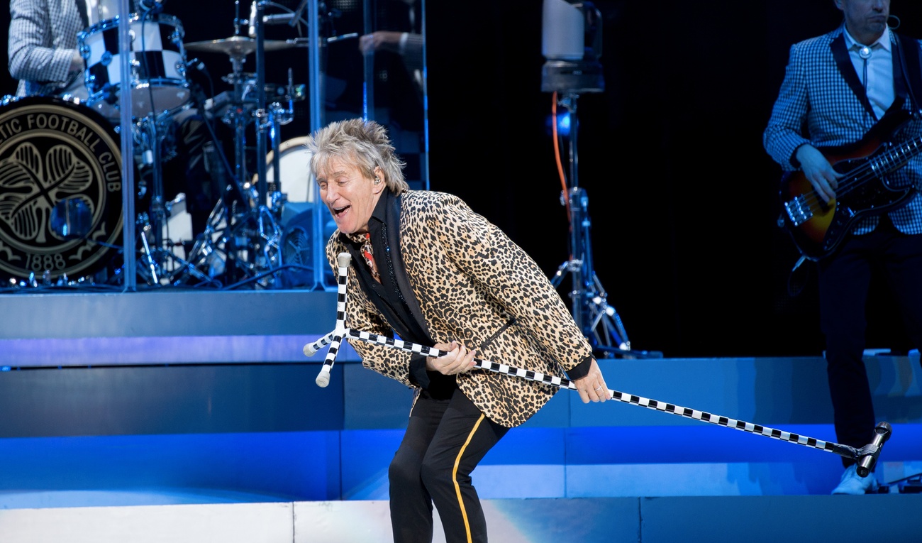 Rod Stewart sait encore comment chauffer une foule