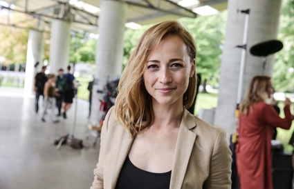 Karine Vanasse épate dans une séance photo sensuelle