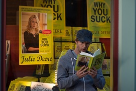 Une scène du film The Right Kind of Wrong Une scène du film The Right Kind of Wrong