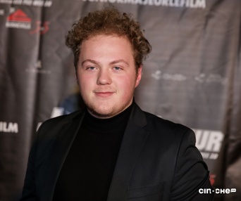 Sur le tapis rouge du film Junior majeur