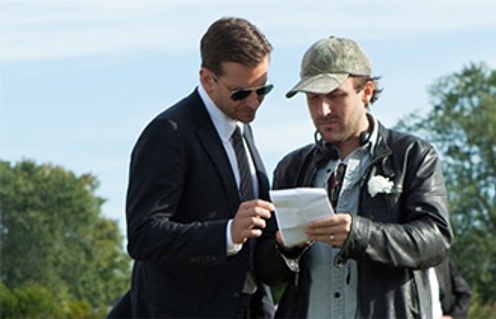 Derek Cianfrance (droite) et Bradley Cooper sur le plateau de The Place Beyond the Pines