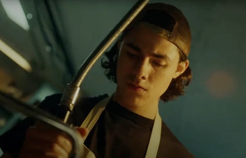 Une scène du film Le plongeur
