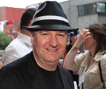 Sur le tapis rouge du film Le sens de l'humour