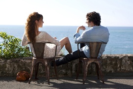 Une scène du film L'amour dure trois ans