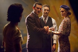 Une scène du film Professor Marston and the Wonder Women Une scène du film Professor Marston and the Wonder Women