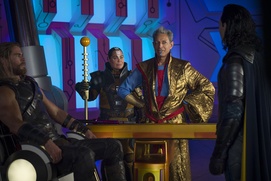 Une scène du film Thor: Ragnarok Une scène du film Thor: Ragnarok