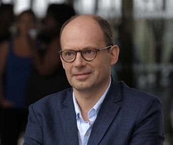 Une scène du film Les grands esprits