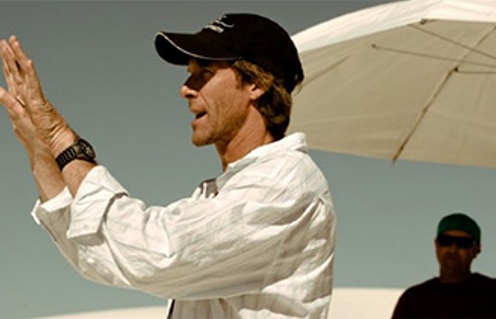 Michael Bay sur le plateau de Transformers