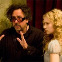 Tim Burton et Mia Wasikowska sur le plateau de Alice in Wonderland