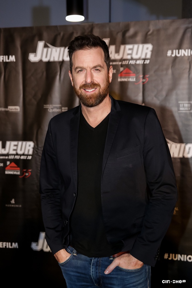 Sur le tapis rouge du film Junior majeur