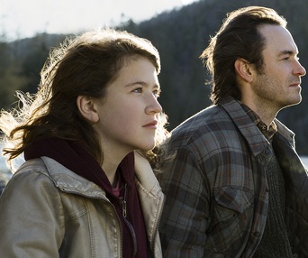 Une scène du film Une jeune fille