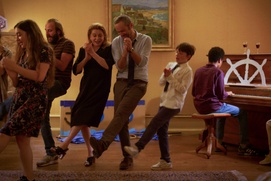 Une scĂšne du film FĂȘte de famille Une scĂšne du film FĂȘte de famille