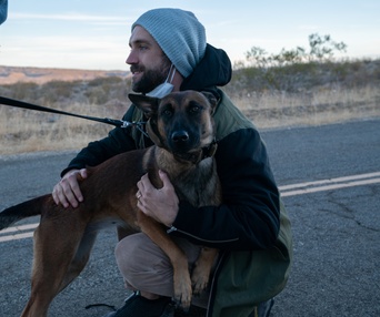 Une scène du film Dog