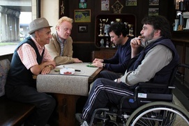 Scène du film La raison du plus faible
