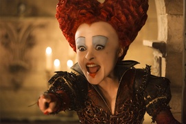 Une scène du film Alice Through the Looking Glass Une scène du film Alice Through the Looking Glass