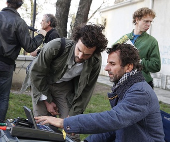 Sur le plateau du film L'homme qui voulait vivre sa vie