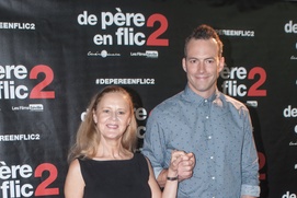 Sur le tapis rouge du film De père en flic 2