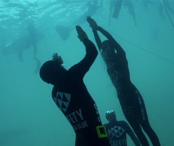 Une scène du film The Deepest Breath