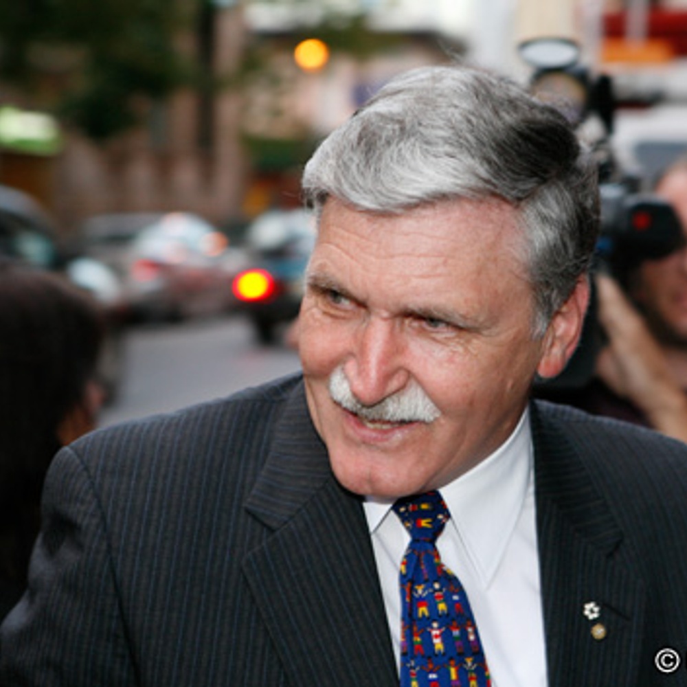 Le Général Roméo Dallaire sur le tapis rouge de J'ai serré la main du diable