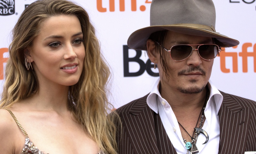 TIFF 2015 : Johnny Depp accompagne sa femme sur le tapis rouge de The Danish Girl