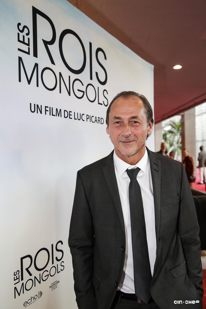 Sur le tapis rouge du film Les rois mongols