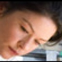 Catherine Zeta-Jones et Abigail Breslin dans Table pour trois