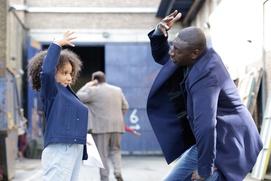 Une scène du film Demain tout commence Une scène du film Demain tout commence