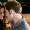 Kristen Stewart et Robert Pattinson dans le film La saga Twilight : Hésitation