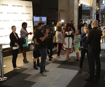Sur le tapis rouge de Vic + Flo ont vu un ours
