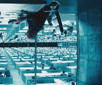 Une scène du film Upside Down