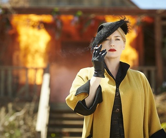 Une scène du film The Dressmaker