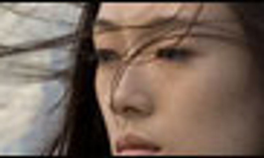 Hugh Grant and Ziyi Zhang dans la comédie Lost for Words