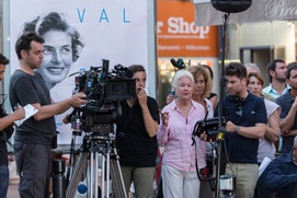 Sur le plateau du film Paris Can Wait
