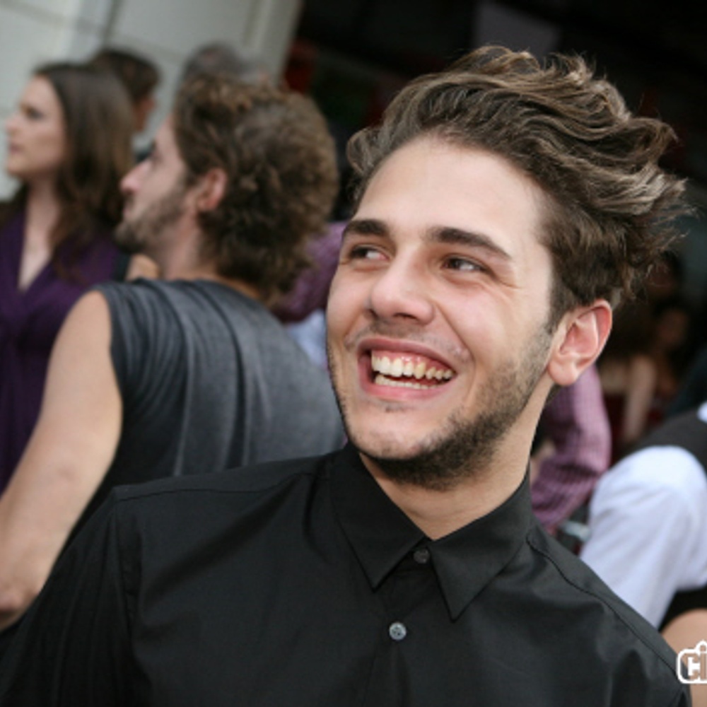 Xavier Dolan sur le tapis rouge de Les pieds dans le vide