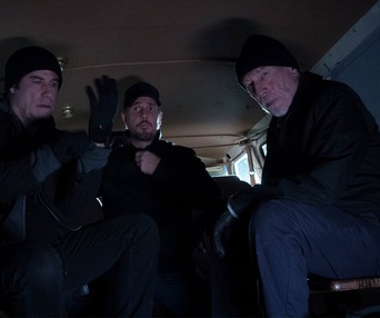 Une scène du film The Forger