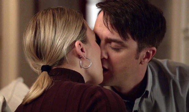 Image de l'article Les baisers entre acteurs sont à nouveau permis sur les plateaux de tournage