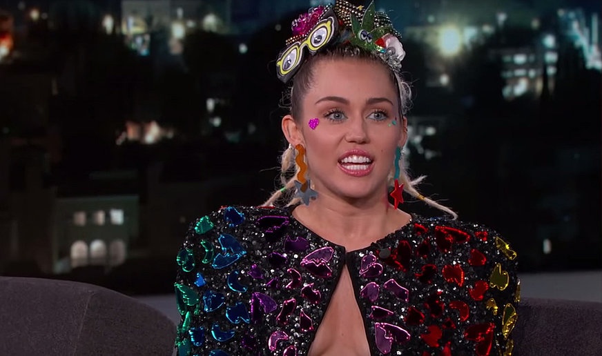 Miley Cyrus jure qu'elle ne marchera plus jamais sur un tapis rouge