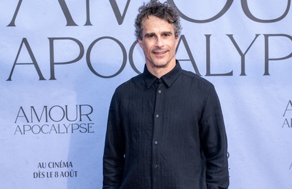 Image de l'article Patrick Hivon pose avec ses enfants sur un tapis rouge