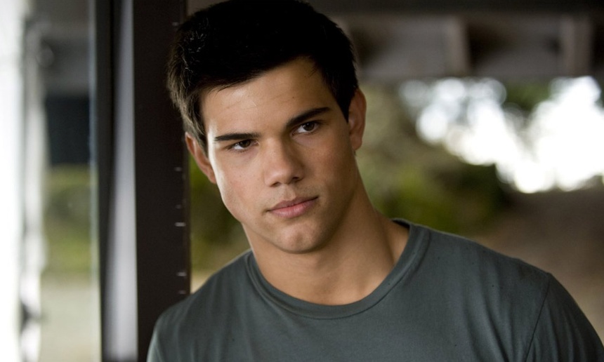 Taylor Lautner sera Stretch Armstrong