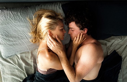 Naomi Watts et James Frecheville dans Adore