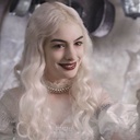 Anne Hathaway dans Alice in Wonderland