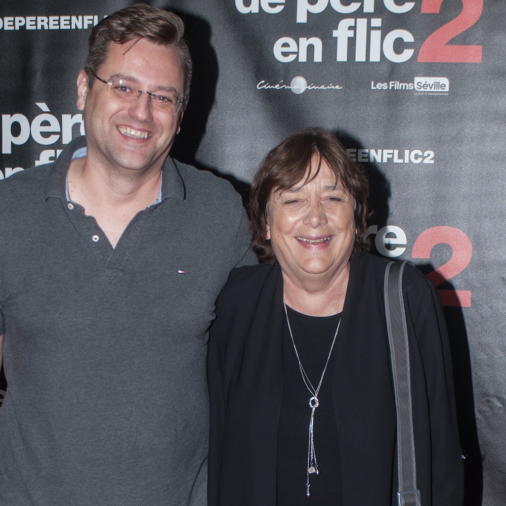 Sur le tapis rouge du film De père en flic 2