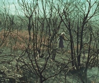 Une scène du film Viendra le Feu