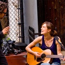 Une scène du film Can a Song Save Your Life?