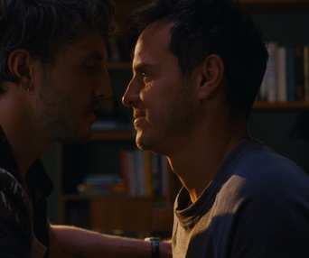 Une scène du film All of Us Strangers