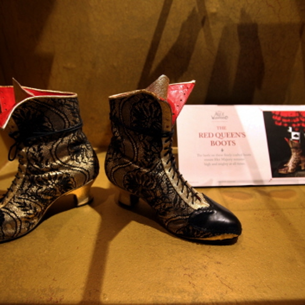 Alice in Wonderland : The Touring Exhibition
