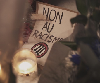 Une scène du film La Mosquée: une communauté menacée