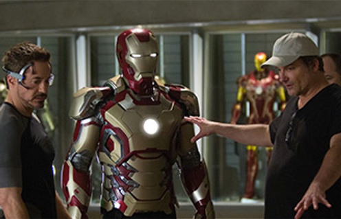 Shane Black et Robert Downey Jr. sur le plateau de Iron Man 3